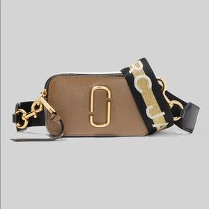 MARC JACOBS THE LOGO STRAP SNAPSHOT & CARD CASE